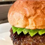 テリヤキアボカドバーガー（Sherry's Burger Cafe）