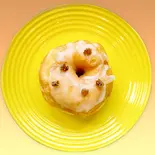 フィグハニークリームチーズドーナツ FIG HONEY CREAM CHEESE DONUT（WARU WARU DONUT）