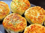 海老ニラ焼き餃子4個(香港市場巣鴨店)