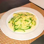 きゅうりと卵炒め(李家風餃子房)