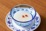 杏仁凍豆腐-2種の杏に核を使用した贅沢な香りのアンニン豆腐（中國菜 老四川 飄香 飄香小院(六本木店)）