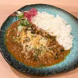 炙りチーズキーマカレー（シビレサス）