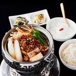 坦々ピリ辛鍋定食 Mildly Spicy Dandan Hot Pot Set(小尾羊 薬膳しゃぶしゃぶ 巣鴨店)