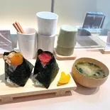 選べる2種類⇨おにぎり(大)2個セット(たくあん.青さ味噌汁付)（おにぎりころり）