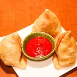サモサ(1ピース) Samosa (1p)(INDIAN RESTAURANT SAMOSA)