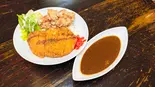 カツとからあげのWカレー（キッチン中卓）