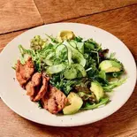 アボカドとソイミートのヘルシーベジサラダ Healthy Avocado and Soy Meat Vegetable Salad(LATTEGRAPHIC麻布台店)