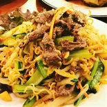 ミーサオ (牛肉のインスタント麺焼きそば)（ベトナム料理店 ホイアン大阪店）