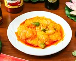 エビ・イカのココナッツカレー炒め(パッポンカリー)（中国料理・タイ料理 チャイハナ）