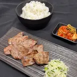牛上タン塩弁当（牛タン 縁）