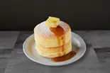 濃厚メープルバタースフレパンケーキ(2個付き) Maple Butter Souffle Pancake(至福の贅沢「恋するクレープ」 亀有店)