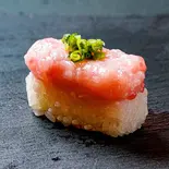 ねぎとろ握り(1貫)（霜鮨 宮益坂下店）