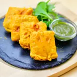 カッテージチーズの衣揚げ(5こいり) Battered Fried Cottage Cheese (5 Pieces)(カザーナみなとみらい)