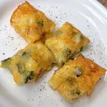 トウモロコシとゴーヤのチーズ焼き Baked cheese with corn & bitter melon(BONDI CAFE)