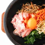 厳選鶏・チキンビビンバ（肉丼＆ビビンバ専門店 カンビーフ）