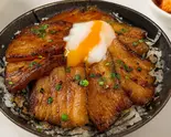 【温玉】自家製ダレの炙り豚丼 (Soft-Boiled Egg) Grilled Pork Rice Bowl（炙り豚丼香ばし屋 名楽町店）