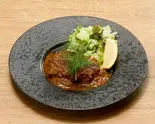 【当店人気No.2！】人気シェフ特製 やわらかポークのグリル煮 Chef's Special Tender Pork Stew（すぱいし家 飯田橋店）