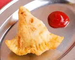 サモサ(1㍶) Samosa (1 Piece)(インドカレーダルビッシュ)