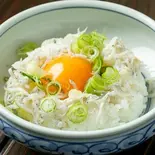 釜揚げしらすのTKG（御忍び炉端一心 辰）