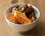 あいもり。牛すじ煮込みと豚角煮丼 Stewed Beef Tendon Kakuni Rice Bowl（トロじゅわ煮込食堂 豚角丸 内田橋）