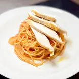 スモークチキンのトマトパスタ（トマトパスタ専門店 ギオット）