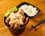 鶏もも唐揚げ チキン南蛮風 自家製タルタルソース ご飯セット（居酒屋日本一の唐揚げ専門 えんまる 本八幡店）