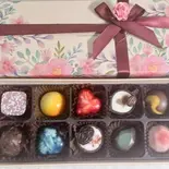 ボンボンショコラ(10種・箱入り)Bonbon chocolat（ルージュブランシェ）