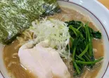 【当店一押し！煮干しと鶏白湯のWスープ】とりにぼラーメン（麺やシバケン）