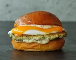 Sausage, Egg ＆ Cheese Sandwich ソーセージエッグチーズサンド（eggslut 新宿サザンテラス店）