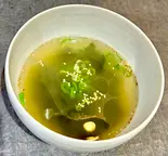 わかめスープ（鶏と牛の焼肉店 五分五分）