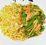 青椒肉絲焼きそば(牛骨ラーメン不二家)