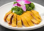 塩焗鶏 鶏の塩窯焼き(一只)（北京ダック専門店 北京烤鴨店 上野店）