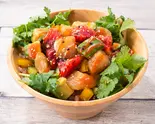 マグロとホタテのパクチー入りアジアン風ポキ(十五穀米のヘルシーポキ丼の店Poki☆Poki 神保町店(海南鶏飯本舗))