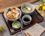 秘伝スパイスの～唐揚げ丼(小盛)セット（銀座創業40年老舗そば屋「多吉」）
