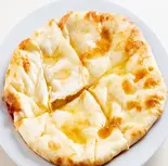 ハニーチーズナン Honey Cheese Naan(Asian Dining & Bar NIRVANA)