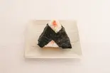 鮭むすび(1ヶ)（うどん食堂太鼓亭 尼崎立花店）