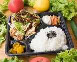 【弁当】げんこつもも唐揚弁当ねぎマヨラー油(大盛無料、みそ汁付)（唐揚兄弟 日本橋本店）