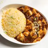【人気No.1】マーボー炒飯（味府 中華居酒屋）