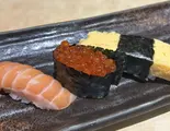 サーモン・玉子・イクラ3貫セット（阿部寿司 広尾本店）