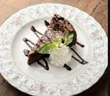 程よくしっとりしたガトーショコラ（イタリアンバル AMIGO弁天通り店）