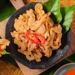 レア豚肉と米の粉漬け ( Thịt Chua Phú Thọ )（ベトナム料理モク屋木場店）