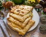チーズナン 【650→550円】/Cheese Naan（ガンディーパレスJR尼崎駅前店）