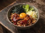 コチュジャン豚焼肉甘辛卵黄まぜごはん(表参道生春巻倶楽部)