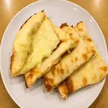 チーズ＆ハチミツナン Cheese ＆ Honey Naan（ミライ 南インド料理）