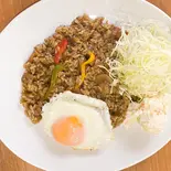 ドライカレー(目玉焼き付き).（キッチンたか）