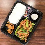 ニンニクの芽と豚肉の炒め弁当(龍盛菜館 水天宮店)