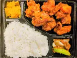 鶏の唐揚げ弁当（ジンギスカン 星の羊）