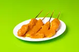 鶏の串焼き Grilled chicken skewers（ガパオカオゲーン）