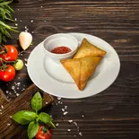 ベジサモサ(2個)Veg Samosa (2 Pieces)(コッチヨ kochiyo)