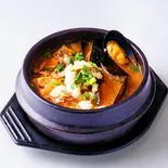 海鮮スンドゥブチゲ/Seafood Sundubu Jjigae（韓国チキンとキンパの韓国市場ペゴパ江古田店/Korean Chicken and Kimbap[Korean Market]Pegopa Ekoda）